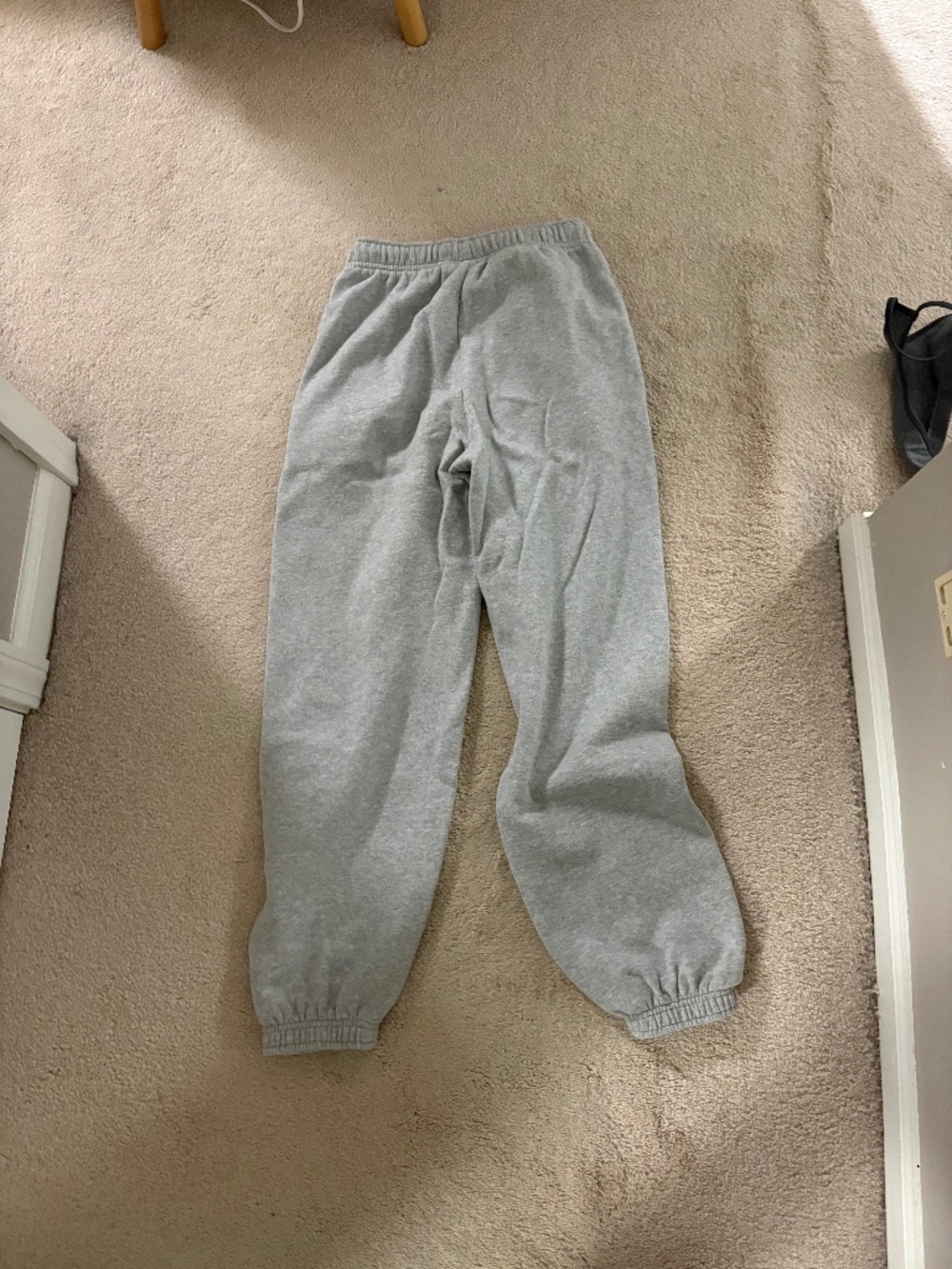 Aritiza gray sweatpants